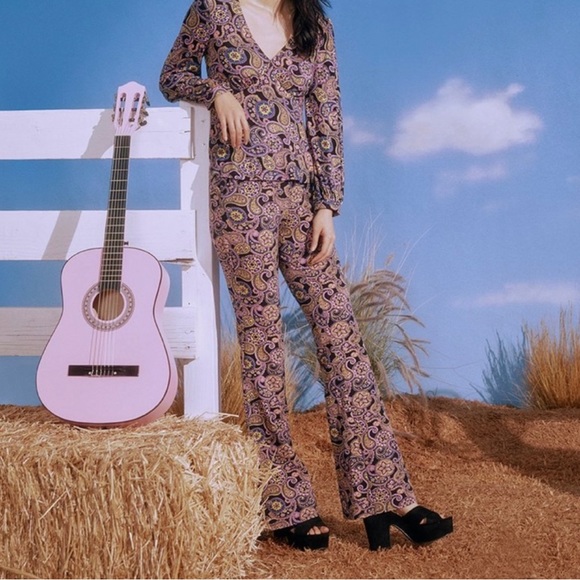 ModCloth “Way Out Yonder” Paisley Flare Pants. Size 4. - Picture 11 of 11